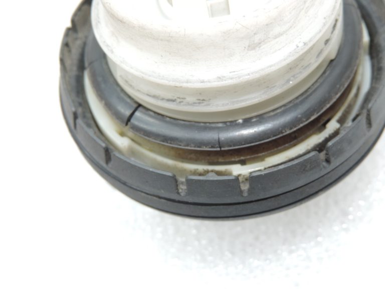 Oriģinālais Toyota RAV4 III (XA30) dīzeļdegvielas uzpildes vāciņš 7730052030