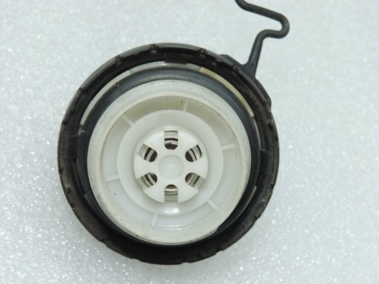 Oriģinālais Toyota RAV4 III (XA30) dīzeļdegvielas uzpildes vāciņš 7730052030