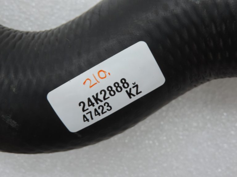 Oriģinālā Toyota RAV4 III (XA30) 2.2d dzesēšanas šķidruma šļūtene 1657226080