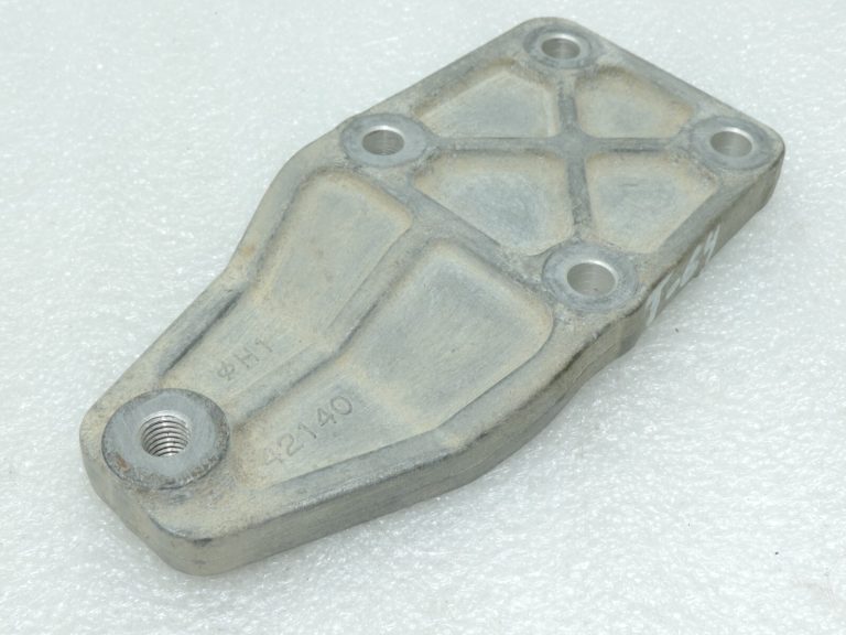 Oriģinālais Toyota RAV4 III (XA30) Lexus NX AZ10 diferenciāļa stiprinājums 5239142140