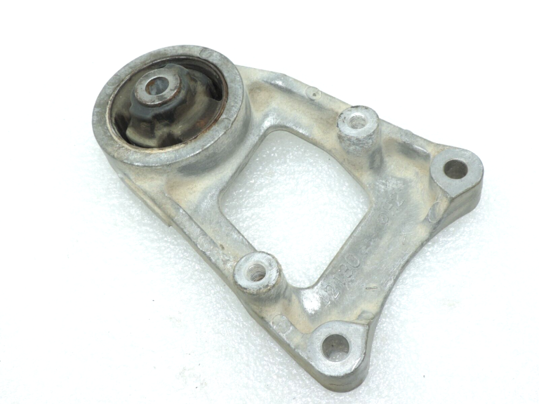 Oriģinālais Toyota RAV4 III (XA30) Lexus NX AZ10 diferenciāļa stiprinājums 5238042120