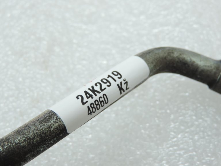 Oriģinālā Toyota RAV4 III (XA30) 2.2 D-4D turbokompresora eļļas padeves caurule 154820R010