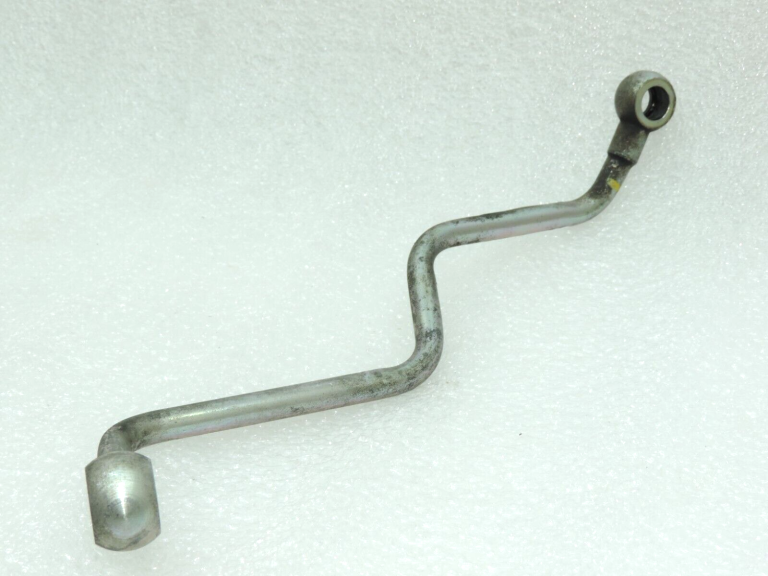 Oriģinālā Toyota RAV4 III (XA30) 2.2 D-4D turbokompresora eļļas padeves caurule 154820R010