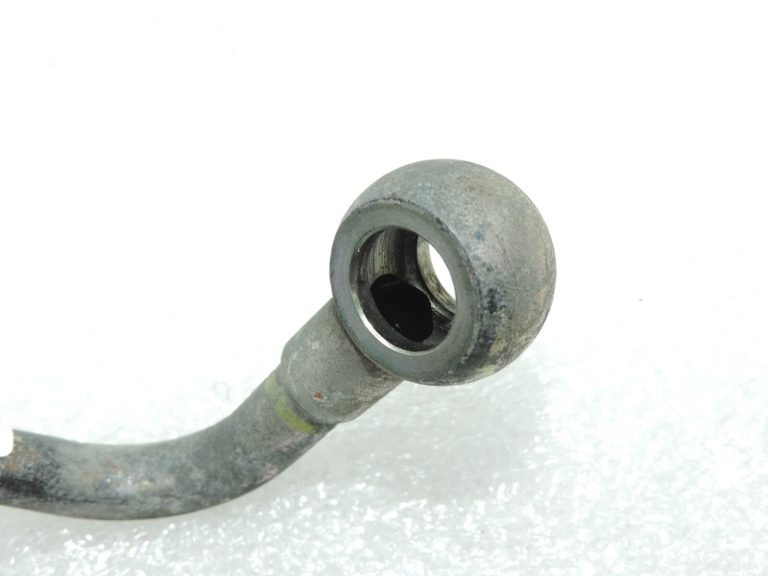 Oriģināla Toyota RAV4 III (XA30) 2.2 D-4D turbokompresora eļļas padeves caurule 154810R010