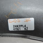 Oriģināls Toyota RAV4 III (XA30) aizmugurējo durvju rezerves riteņa pārsegs labajā pusē 1F7 sudraba krāsā