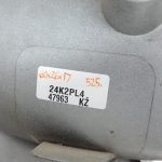 Oriģinālais Toyota RAV4 III (XA30) aizmugurējo durvju vāks apakšējā labajā pusē 1F7 sudraba krāsā