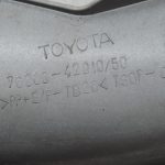 Oriģinālais Toyota RAV4 III (XA30) aizmugurējo durvju apakšējais kreisais vāks 1F7 sudraba krāsā