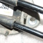 Oriģināla Toyota RAV4 III (XA30) 6 pakāpju manuālās pārnesumkārbas pārslēgšanas vārstu vilkšanas trose