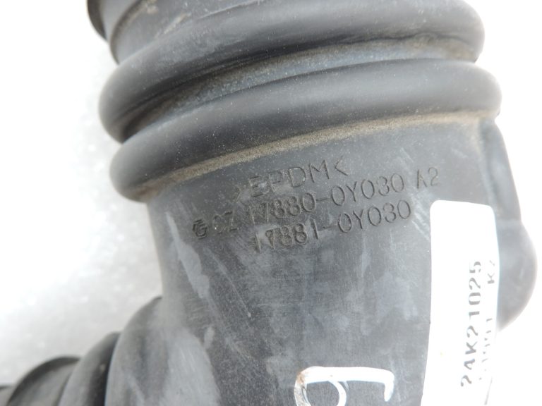 Oriģināls Toyota Yaris P13 1.3 1NR-FE Gaisa ieplūdes kolektors 178800Y030 17880-0Y030