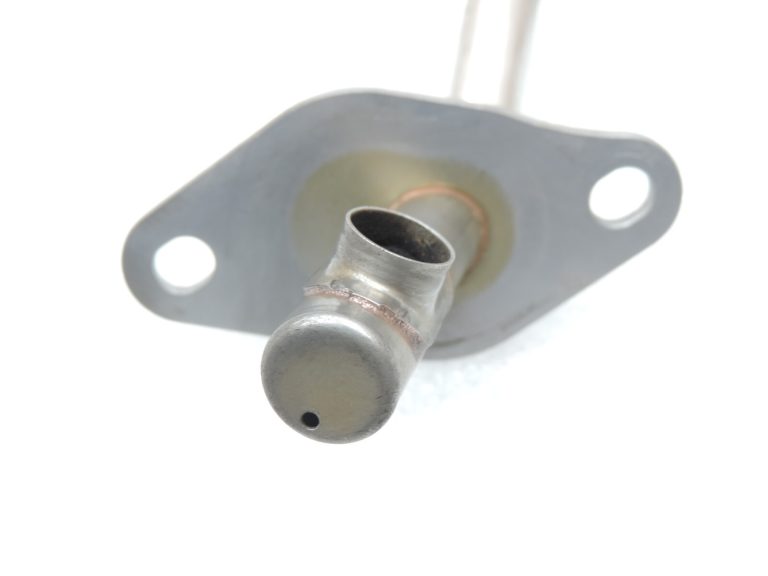 Oriģinālā Toyota Yaris P13 1.3 1NR-FE EGR caurule 2561147011 25611-47011
