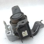 Oriģināls Toyota Yaris P13 1.3 1NR-FE Dzinēja stiprinājums pa labi 123050Y050