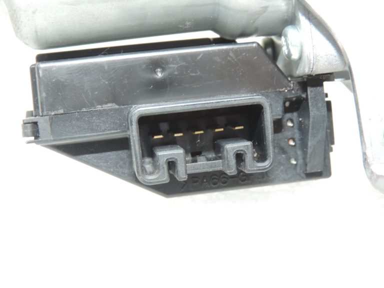 Oriģināls Toyota Yaris P13 aizmugurējā tīrītāja motors 851300D080 85130-0D080