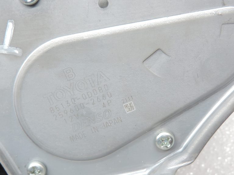 Oriģināls Toyota Yaris P13 aizmugurējā tīrītāja motors 851300D080 85130-0D080