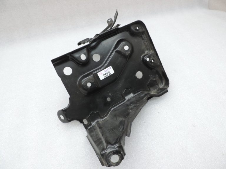 Oriģināls Toyota Yaris P13 akumulatora paliktnis akumulatora korpuss 744100D090 74410-0D090
