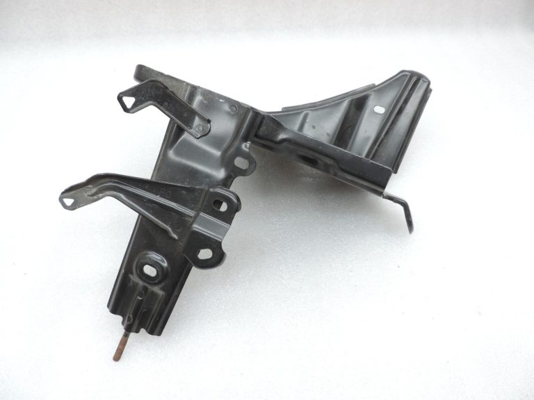 Oriģināls Toyota Yaris P13 akumulatora paliktnis akumulatora korpuss 744100D090 74410-0D090