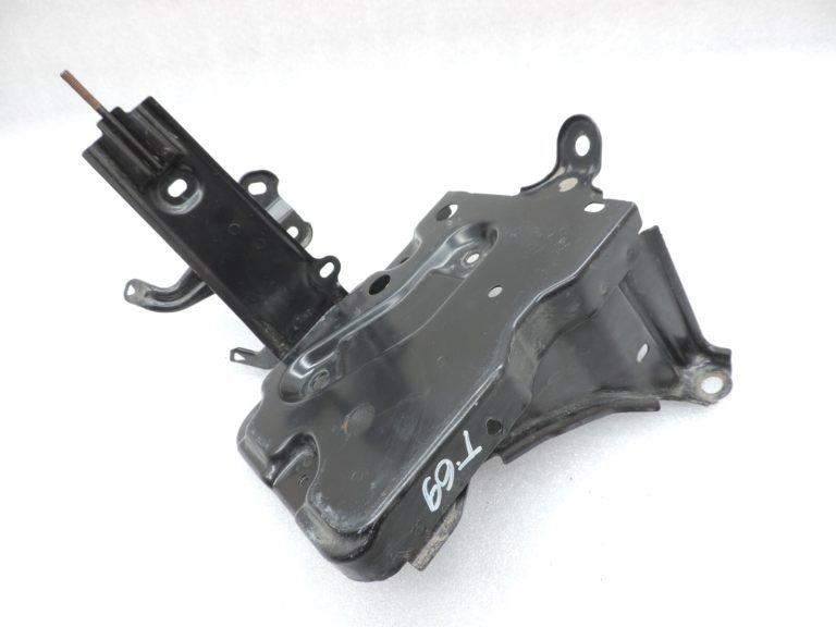 Oriģināls Toyota Yaris P13 akumulatora paliktnis akumulatora korpuss 744100D090 74410-0D090