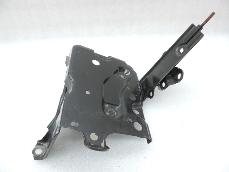 Oriģināls Toyota Yaris P13 akumulatora paliktnis akumulatora korpuss 744100D090 74410-0D090