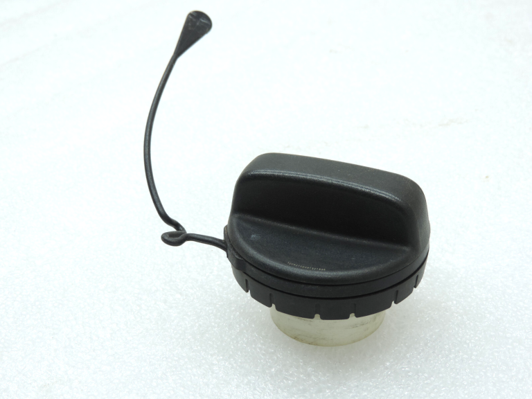 Oriģinālais Toyota Yaris P13 1.3 VVT-i degvielas uzpildes vāks 7730052030