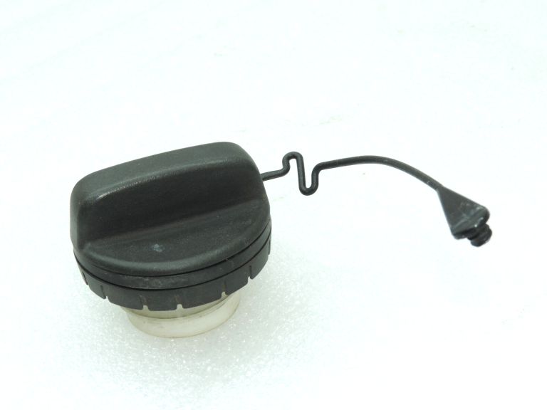 Oriģinālais Toyota Yaris P13 1.3 VVT-i degvielas uzpildes vāks 7730052030