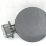 Oriģināls Toyota Yaris P13 1.3 VVT-i degvielas uzpildes vāciņš degvielas uzpildes vāks 1G3 Magnetic Grey
