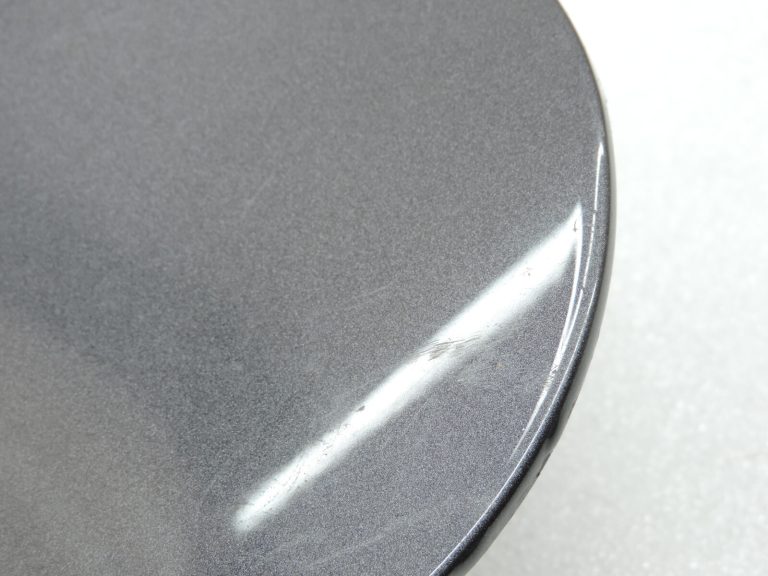 Oriģināls Toyota Yaris P13 1.3 VVT-i degvielas uzpildes vāciņš degvielas uzpildes vāks 1G3 Magnetic Grey