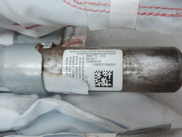 Oriģināls Toyota Yaris P13 Aizkaru drošības modulis pa labi 621700D030 62170-0D030