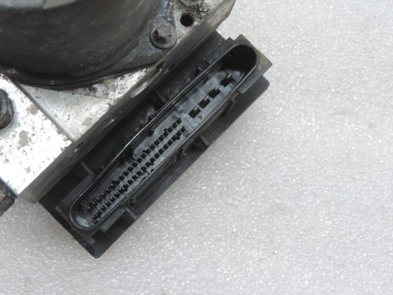 Oriģinālais Toyota Avensis T27 ABS sūknis 4405005131, 0400937105, 0265950749