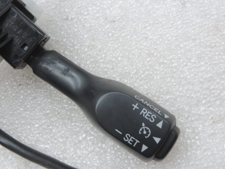 Oriģināls Toyota Avensis T27 kruīza vadības slēdzis 8463205010, 84632-05010