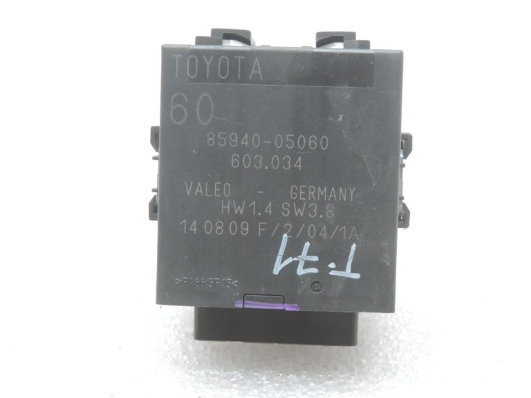 Oriģinālais Toyota Avensis T27 tīrītāju vadības bloks Wiper Relay 8594005060