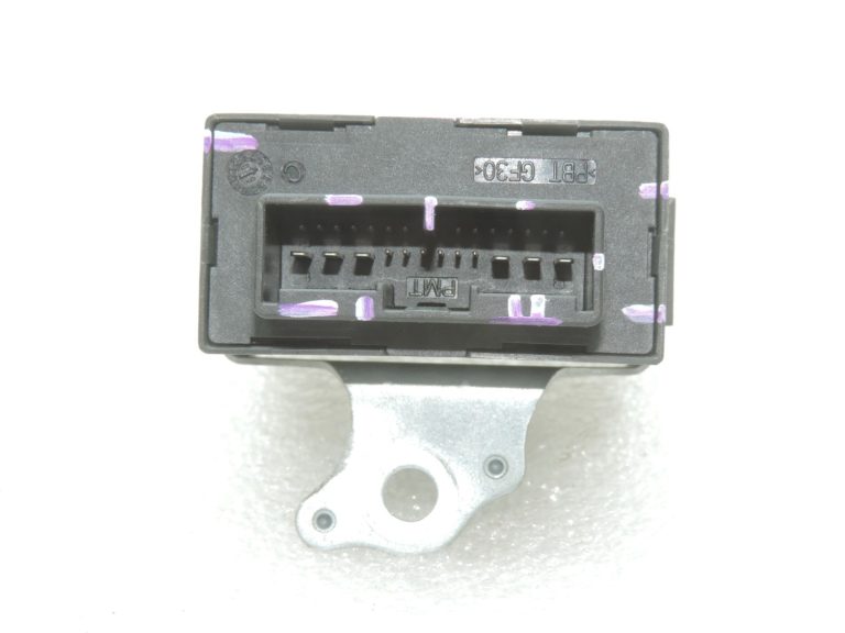 Oriģinālais Toyota Avensis T27 tīrītāju vadības bloks Wiper Relay 8594005060