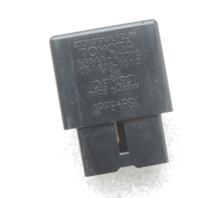 Oriģināls Toyota Avensis T27 bremžu signāllukturu vadības bloks 895A1-47010