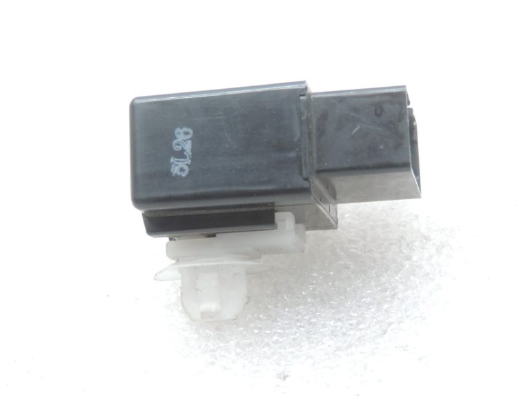 Oriģināls Toyota Avensis T27 bremžu signāllukturu vadības bloks 895A1-47010