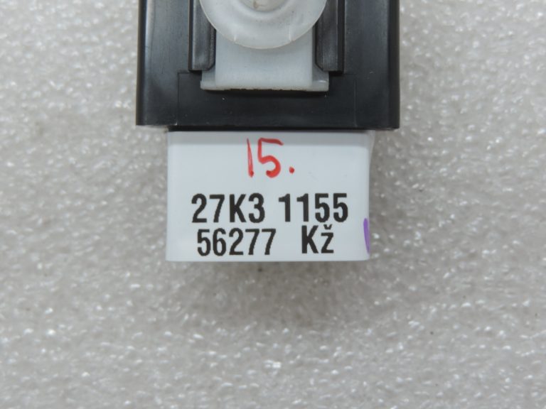 Oriģināls Toyota Avensis T27 bremžu signāllukturu vadības bloks 895A1-47010