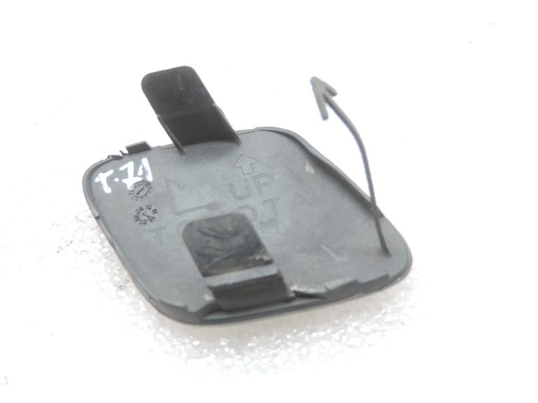 2009-2011 Toyota Avensis T27 bampera pārsegs priekšējais kreisais sudraba 1F7