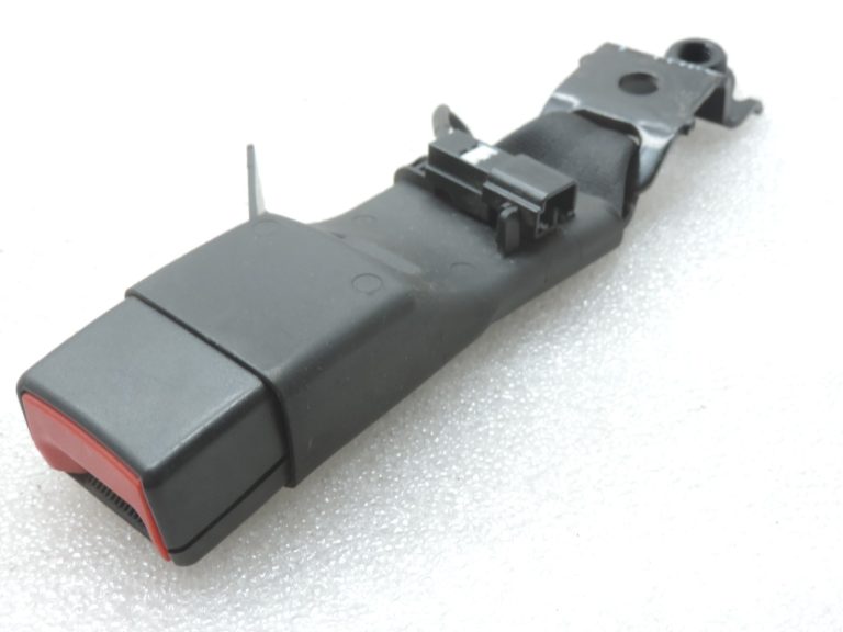 Oriģinālā Toyota Avensis T27 aizmugurējā labās drošības jostas sprādze 733800502020C0