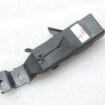 Oriģinālā Toyota Avensis T27 aizmugurējā labās drošības jostas sprādze 733800502020C0