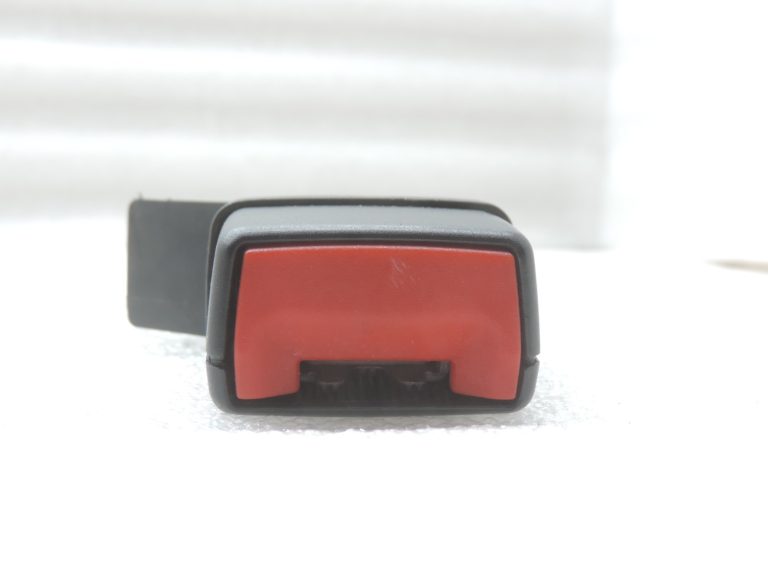 Oriģinālā Toyota Avensis T27 aizmugurējā labās drošības jostas sprādze 733800502020C0