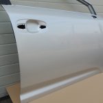 Toyota avensis T270 priekšējās labās durvis 6711205060 LB20