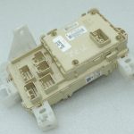 Oriģināls Toyota Corolla Verso AR10 drošinātāju bloka vadības bloks 827300F030