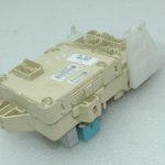 Oriģināls Toyota Corolla Verso AR10 drošinātāju bloka vadības bloks 827300F030