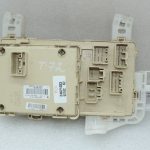 Oriģināls Toyota Corolla Verso AR10 drošinātāju bloka vadības bloks 827300F030