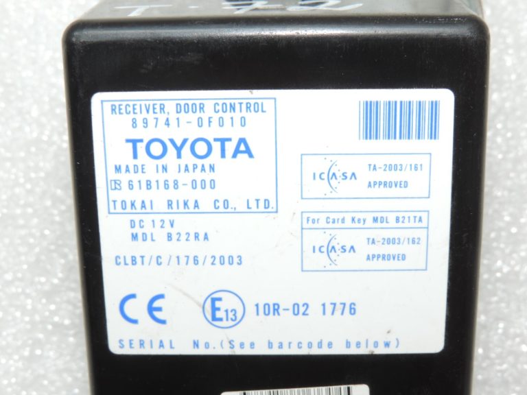 Oriģināls Toyota Corolla Verso AR10 Centrālās bloķēšanas durvju vadības bloks 897410F010