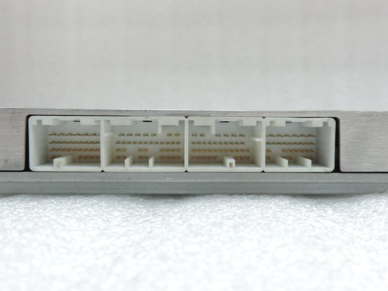 Oriģināls Toyota Corolla Verso AR10 2.2 D-4D 2AD-FTV dzinēja vadības bloks 896610F100