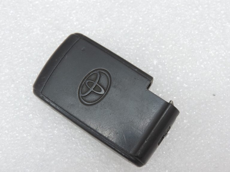 Oriģinālā Toyota Corolla Verso AR10 tālvadības pults 890710F041