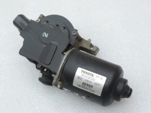 Oriģināls Toyota Corolla Verso AR10 Vējstikla tīrītāja motors Priekšējais tīrītāja motors