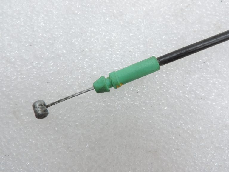 Oriģinālā Toyota Corolla Verso AR10 aizmugurējās labās puses durvju slēdzenes trose 697300F010