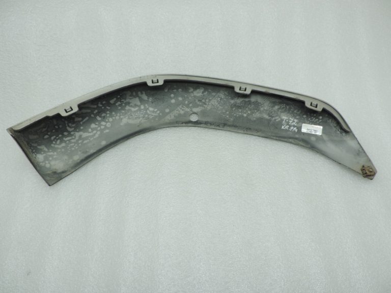 Toyota Corolla Verso AR10 priekšējā bampera pārsegs apakšējais kreisais 1C0 sudraba krāsā