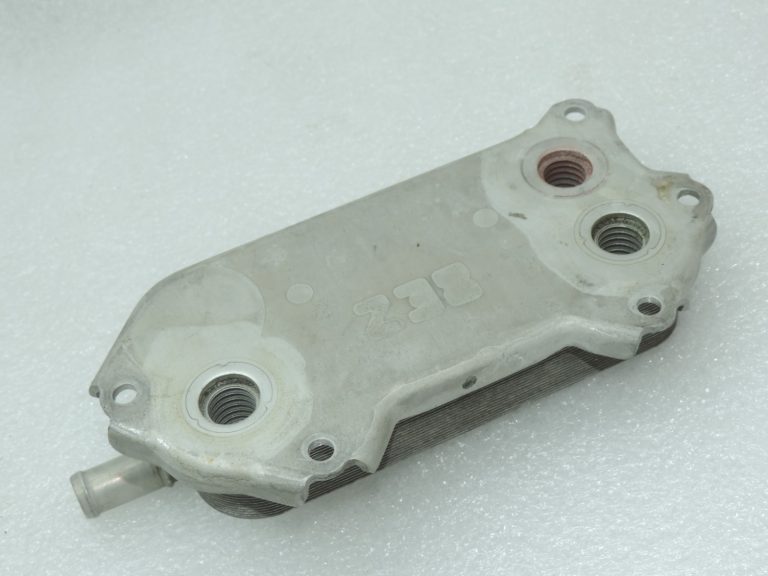 Oriģināls Toyota/Lexus 2.2d/2.0d 2ADFHV 2ADFTV 1ADFTV Motora eļļas dzesētājs 157100R010