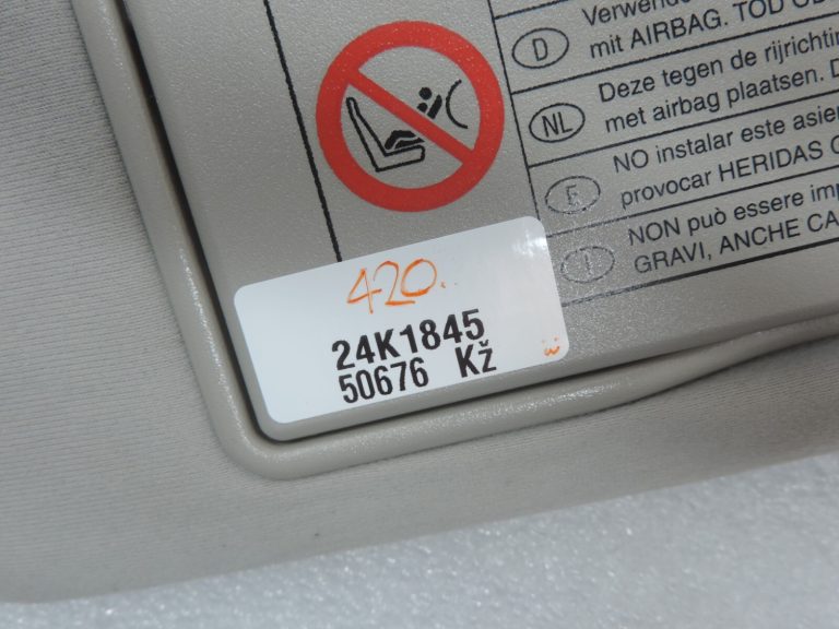 Oriģinālā Toyota Avensis T25 Saules aizsegs labajā pusē 7431005161B1 74310-05161-B1 74310-05161-B1