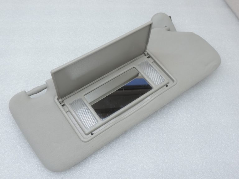 Oriģinālā Toyota Avensis T25 Saules aizsegs labajā pusē 7431005161B1 74310-05161-B1 74310-05161-B1
